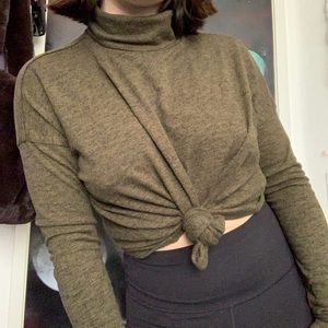 comfy olive green turtleneck!!